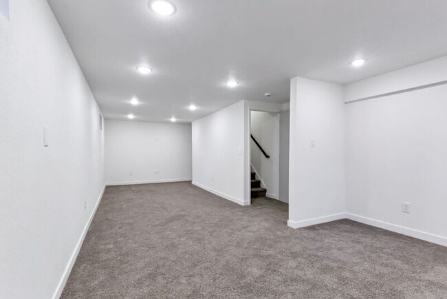 Building Photo - 6087 W 84th Ave