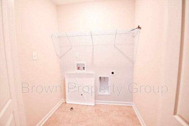 Building Photo - 114 Welborn St