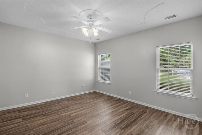 Building Photo - 201 Foxbury Square
