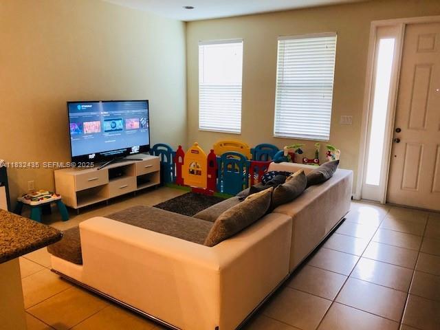 Building Photo - 2950 St Thomas Dr