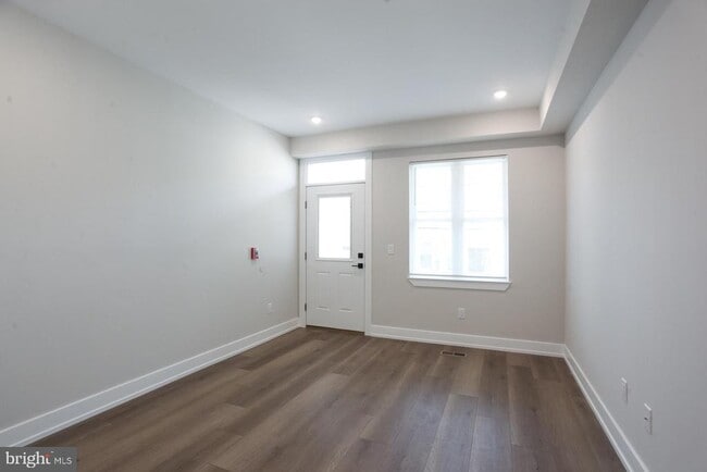 Building Photo - 3849 Fairmount Ave