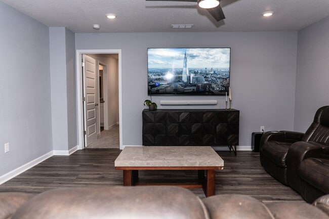 Building Photo - 3431 Phoenix Ct