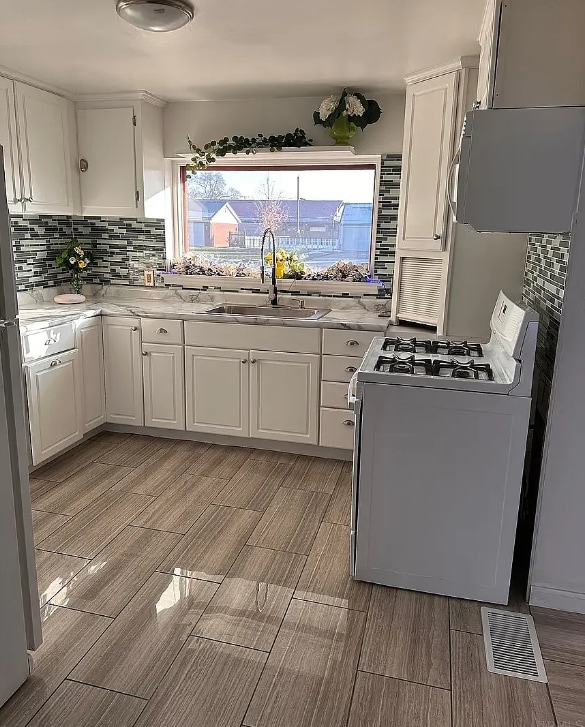 Building Photo - 1313 E Douglas St