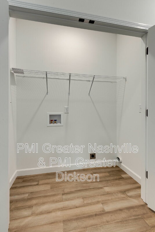 Building Photo - 732 Lucas Rd