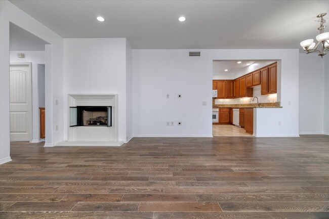Building Photo - 2 Bed | 2 Bath | 1,293 Sq Ft