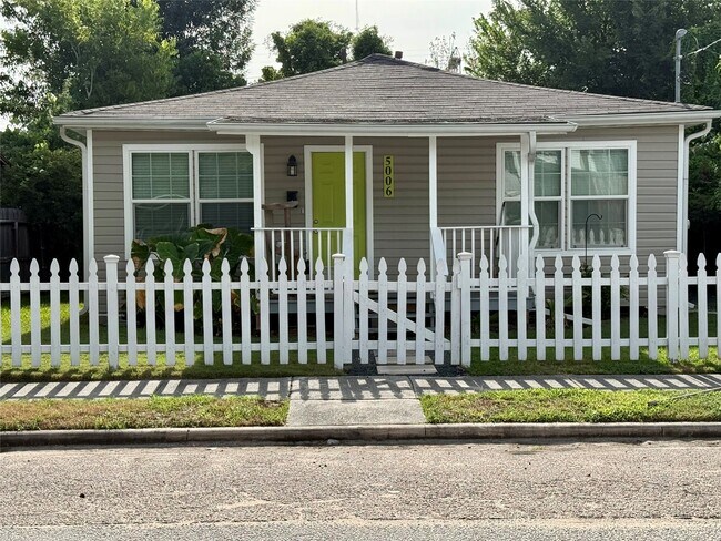 Primary Photo - 5006 Terry St
