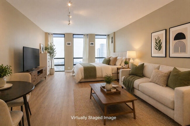 Building Photo - 1660 N La Salle Dr