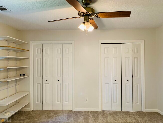 Building Photo - 210 Spring Forest Way