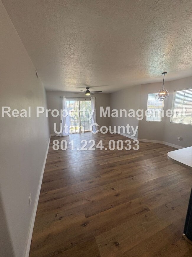 Building Photo - Condo in Saratoga Springs