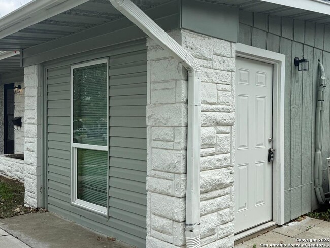 Building Photo - 178 Fennel Dr