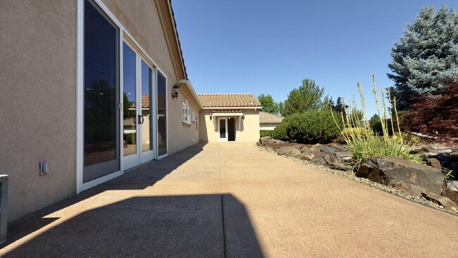 Building Photo - 143 Pine Lake Dr