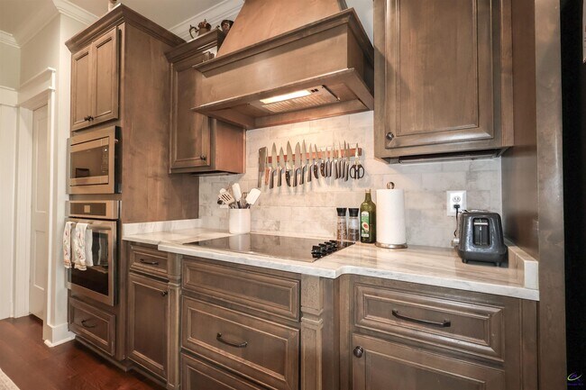 Building Photo - 410 Stonegate Trail