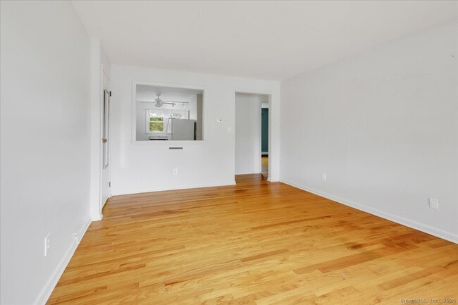 Building Photo - 63 Maynard St