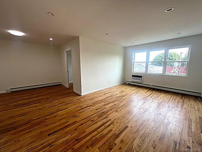 Primary Photo - 48-32 59th St