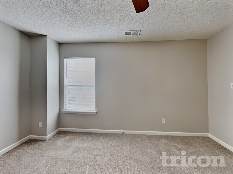 Building Photo - 4932 Aldersbrook Dr