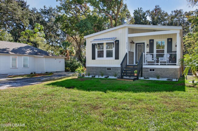 Building Photo - 121 12th St