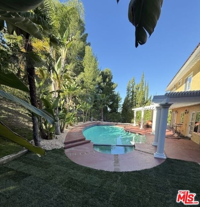 Building Photo - 18154 Sweet Elm Dr