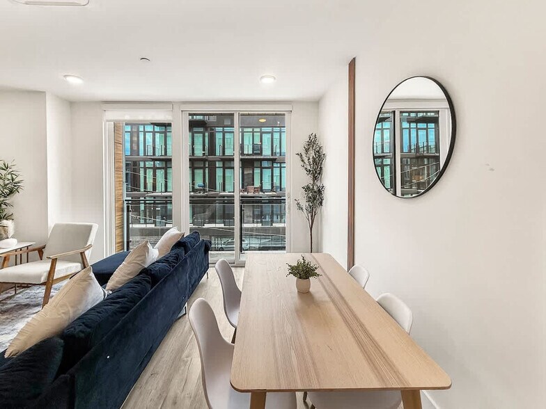 Building Photo - 1214 N American St