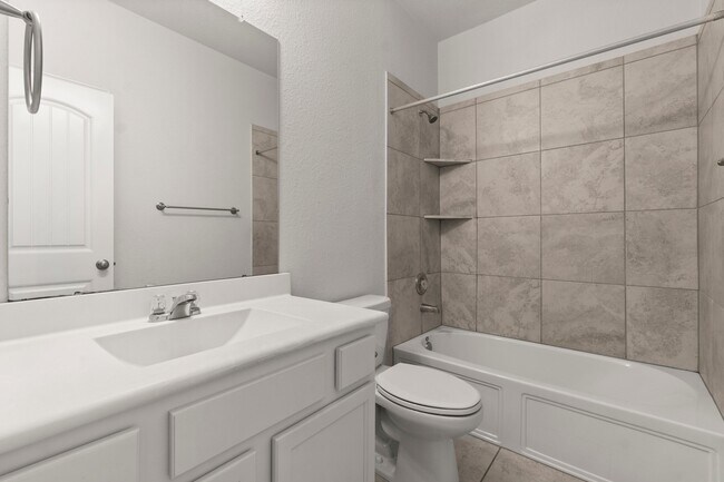 Building Photo - 4234 Green Landing Dr