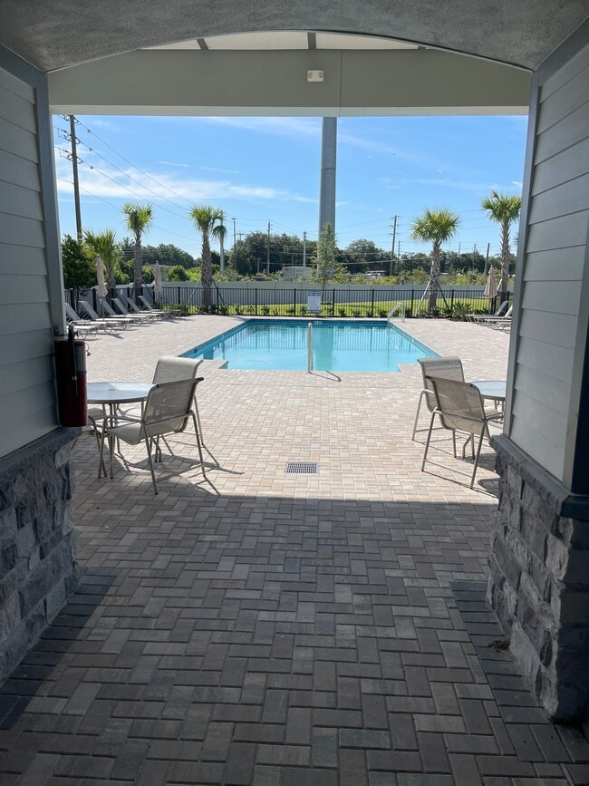 Building Photo - 3156 Emerald Acrs Ln