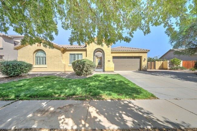 Building Photo - AVAILABLE NOW IN SHAMROCK ESTATES GILBERT!!!