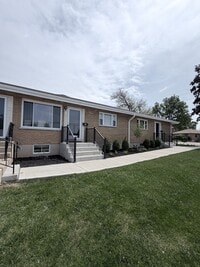 Building Photo - 348 Maple Ave