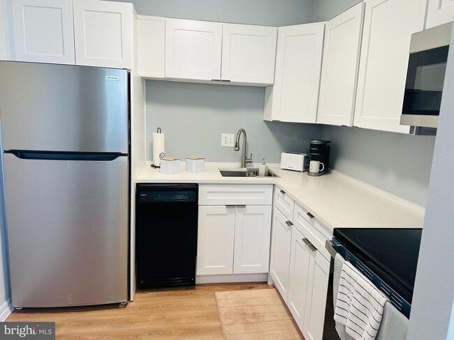 Building Photo - 1334 Montgomery Ave