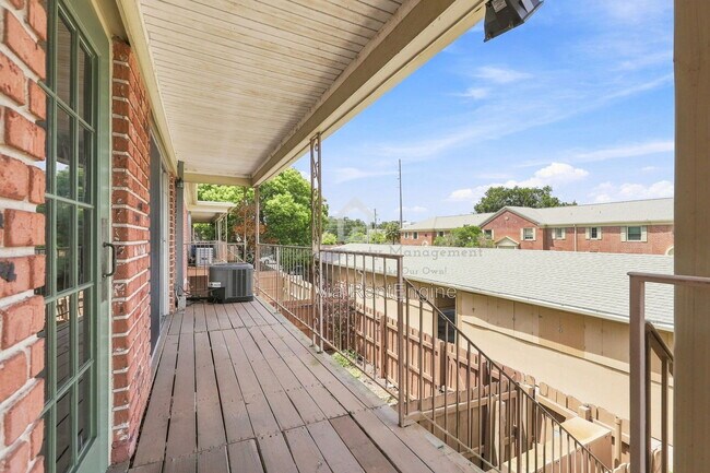 Building Photo - 525 Georgetown Dr