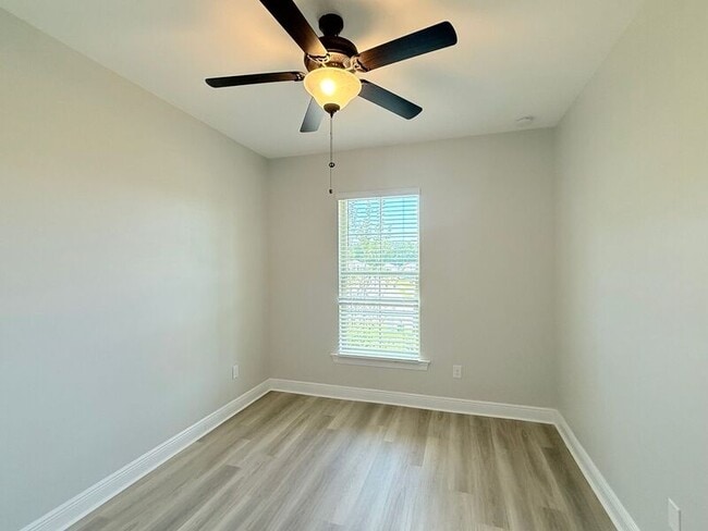 Building Photo - 4733 Sago Palm Cir
