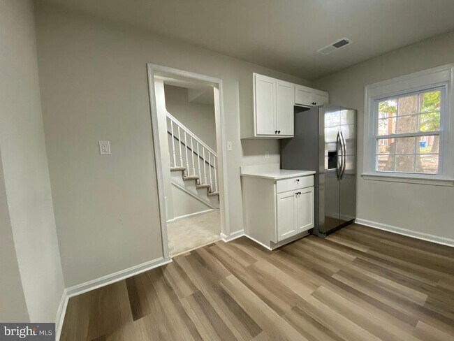 Building Photo - 9 Farrell Ln