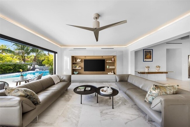 Building Photo - 1141 NE 90th St