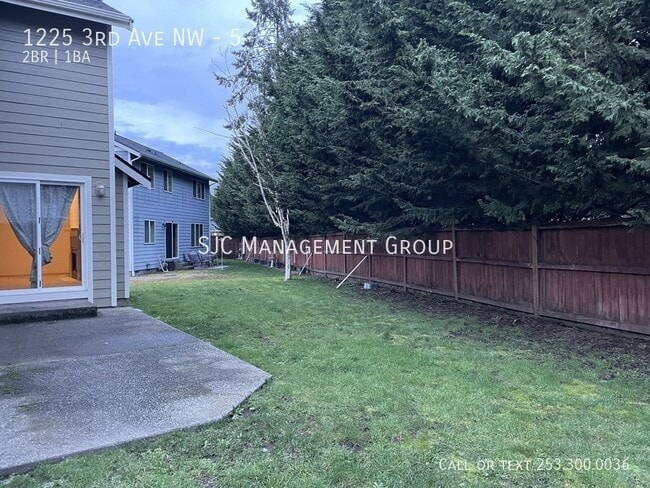 Building Photo - 1225 3rd Ave NW