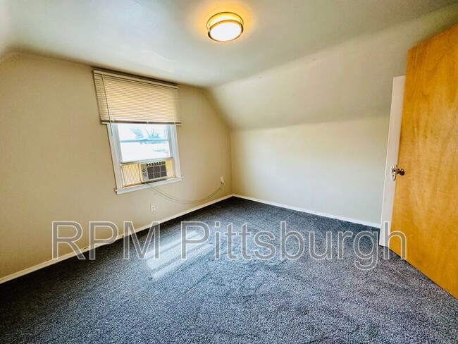 Building Photo - 419 Woodland Rd
