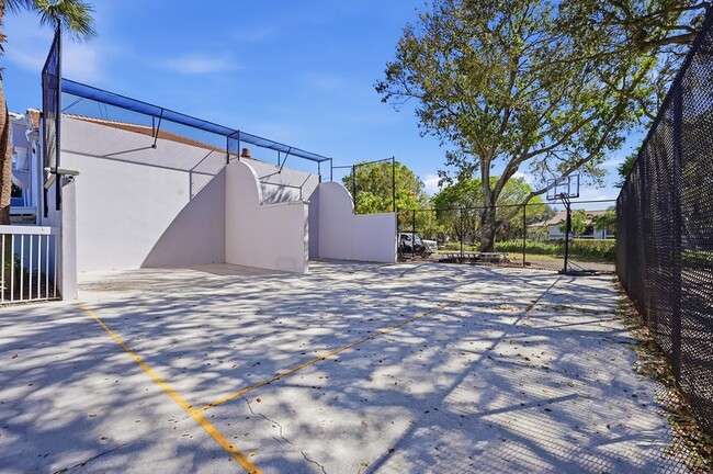 Building Photo - 5395 Firenze Dr