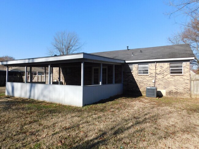 Building Photo - 7310 Susie Ln
