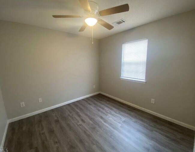 Building Photo - 230 Stirling Bridge Dr