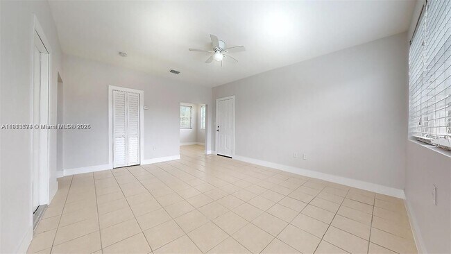 Building Photo - 200 SW 19th Ave