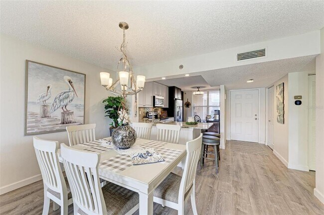 Building Photo - 4480 Fairways Blvd