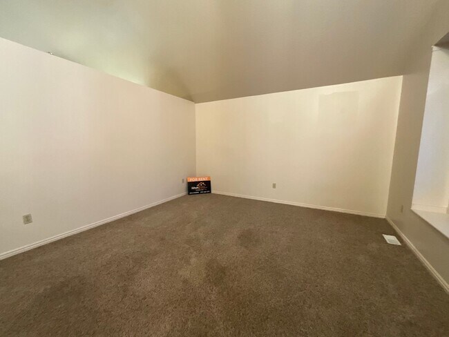 Building Photo - 1097 E 5100 S