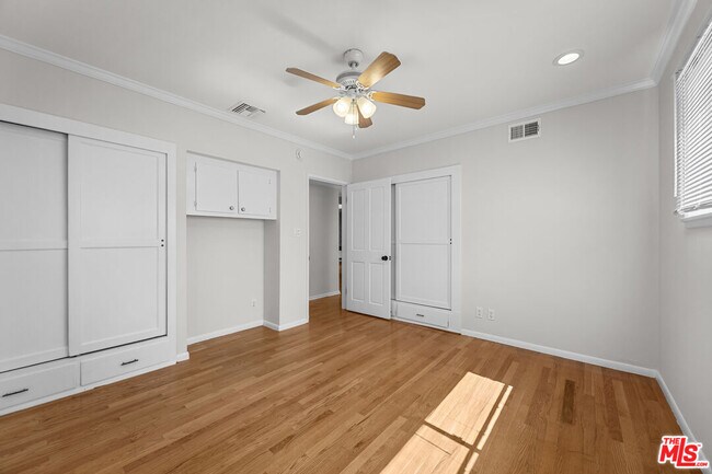 Building Photo - 4316 Bellaire Ave