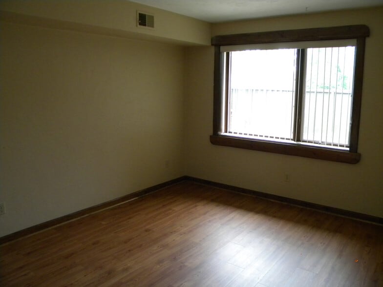 Master Bedroom - 511 E 3rd St