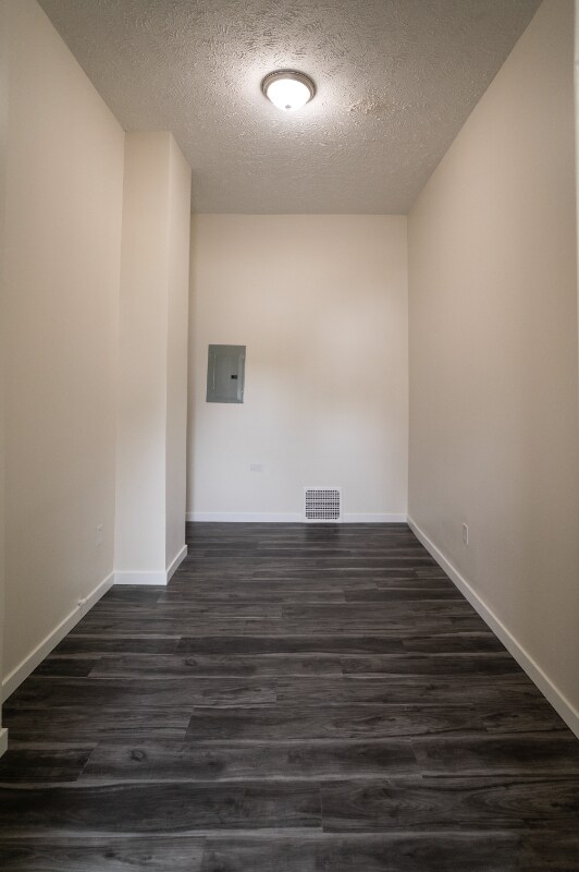 Building Photo - 1277 W 67th St
