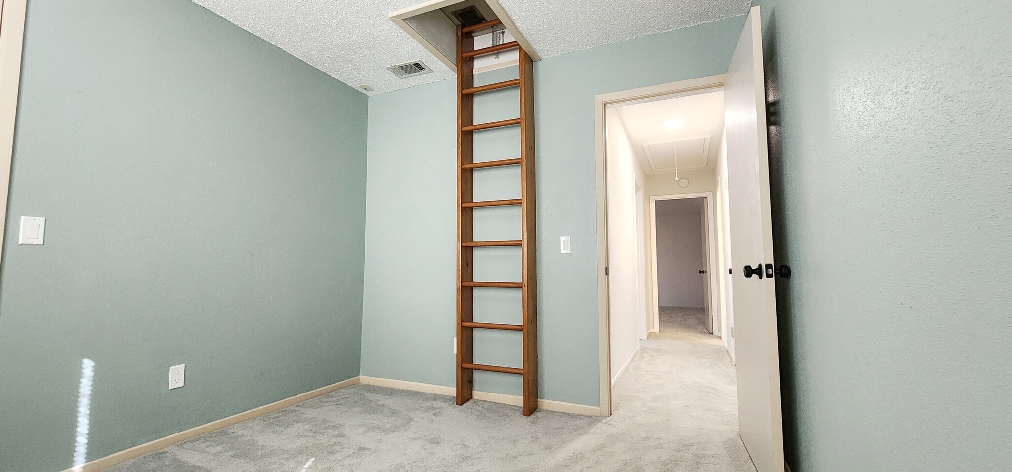 Bedroom 1 with ladder access to hidden nook Bedroom 1 with ladder access to hidden nook - 4722 Rainbow Run
