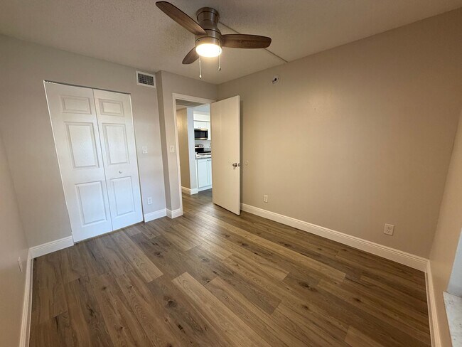 Building Photo - ANNUAL RENTAL - 2 BED / 2 BATH CONDO AT MYSTIC GARDENS