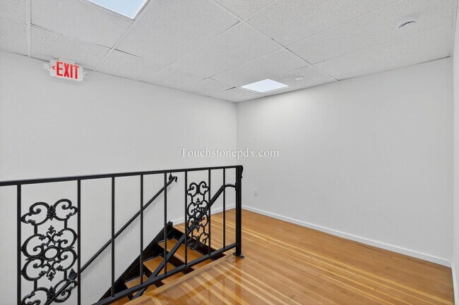 Building Photo - 4938 SE Foster Rd