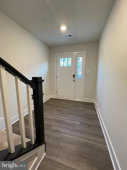 Building Photo - 10622 Meridian Hill Way