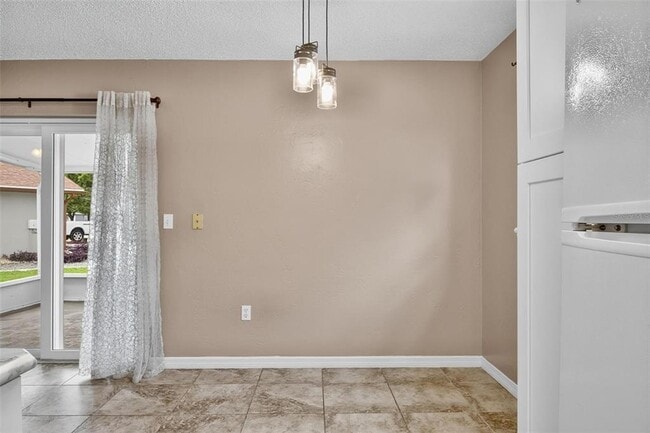 Building Photo - 73 Buttonworth Dr