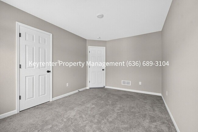 Building Photo - 2823 Winding Valley Dr
