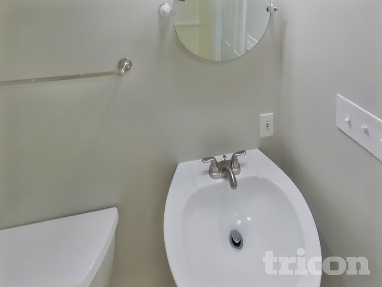 Building Photo - 3 Tullycross Ct