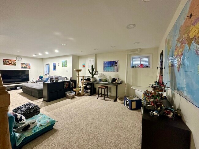 Building Photo - 8438 Chicory Ct